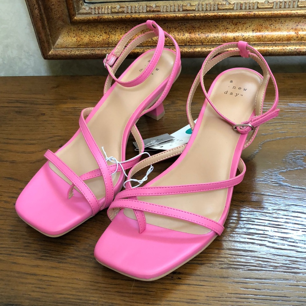 New Women’s Gisele pink heeled sandals with ankle strap.  Size 8.